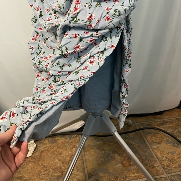 Bardot Ruched Floral Midi Dress in Sky Roses size 8 - Picture 5 of 7